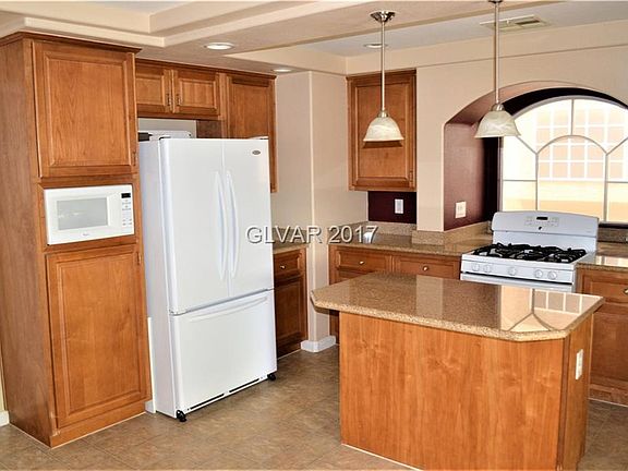 4th image of 8469 Fox Brook St
