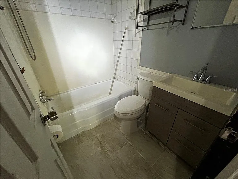 708 E Seneca Ave — Photo 10