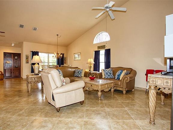 4th image of 8220 Breton Cir