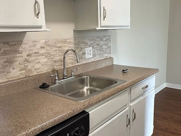 Prospect Pointe Apartments — Photo 47