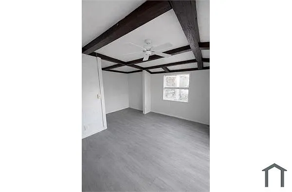 Building Photo - 1053 S Lake Shore Way