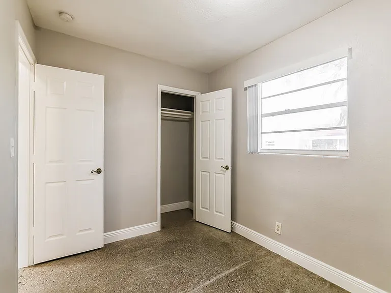 2218 Farragut St — Photo 14