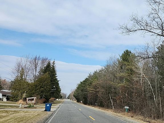 4th image of 210 S Eight Mile Rd