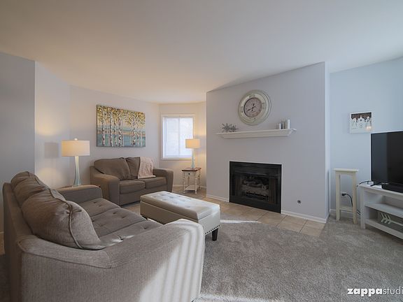5th image of 2880 Torrey Pine Ln APT 1E