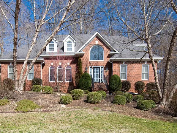 4229 Saddlewood Forest Dr, Winston Salem, NC 27106