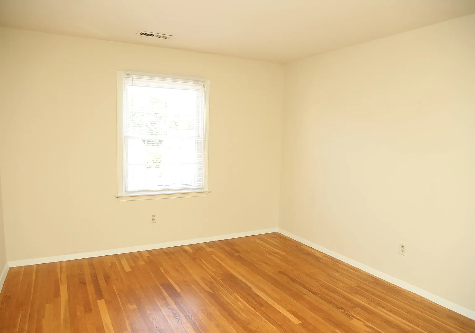Hessian Hills Apts — Photo 3