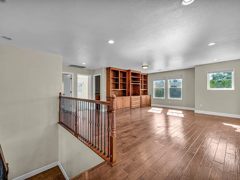 2425 Crooked Canyon Ct — Photo 17