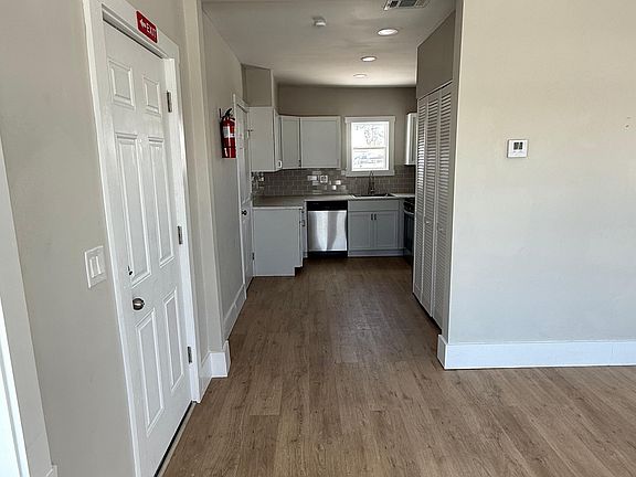 5th image of 105 Dering Ave