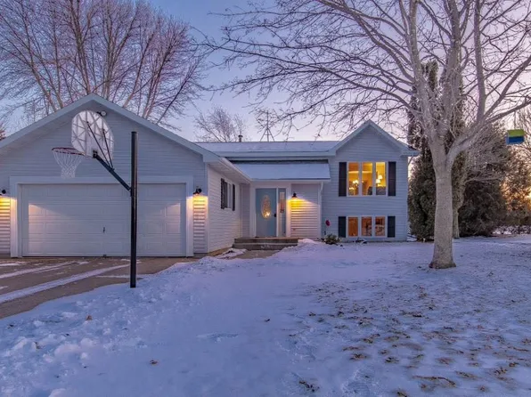 1041 W Maple St, Sturgeon Bay, WI 54235