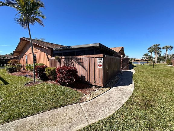 3rd image of 6370 Royal Woods Dr