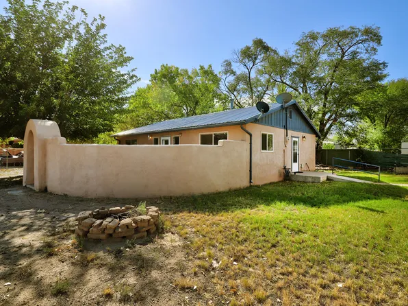 2332 Sunshine Rd SW, Albuquerque, NM 87105