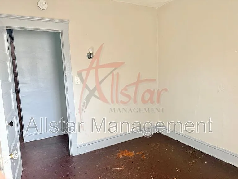 1374 E 94th St — Photo 9