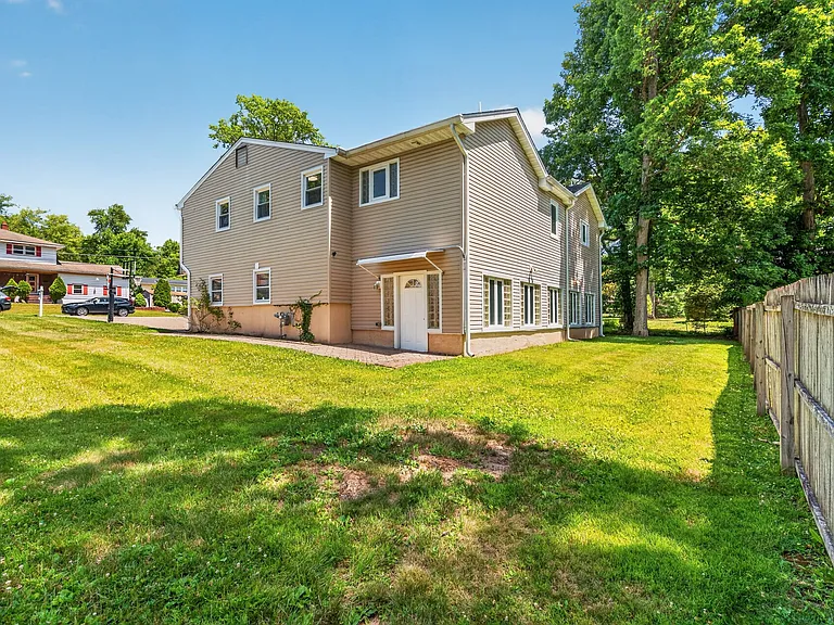 25 Cleveland Ave — Photo 40
