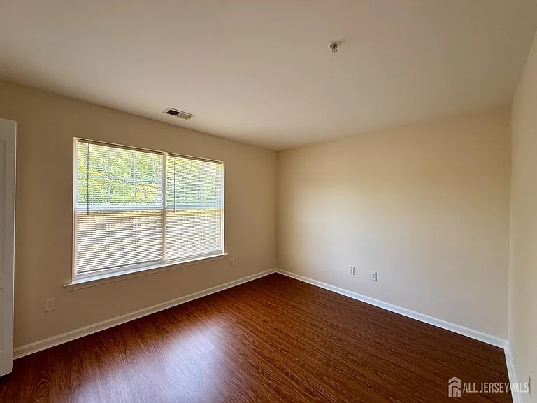1315 Fernwood Ct — Photo 5