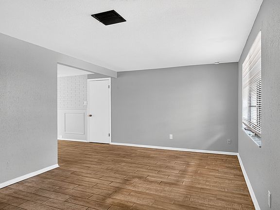5th image of 4104 Ridgefield Ave