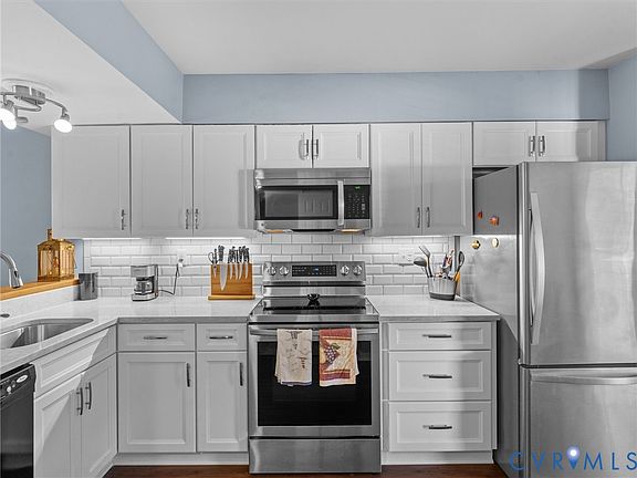 5th image of 1411 Sycamore Mews Cir