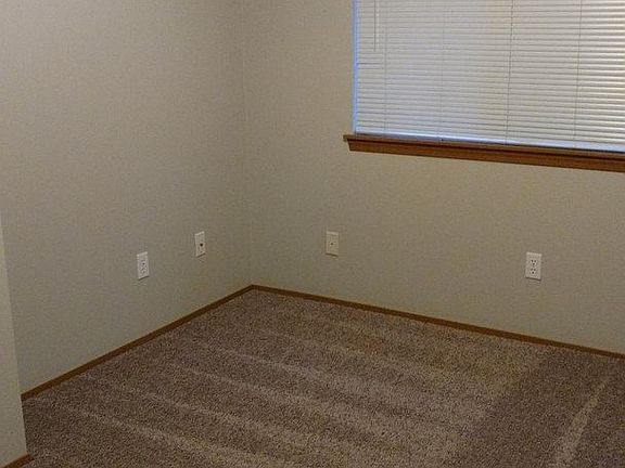 5th image of 12112 114th Avenue Ct E