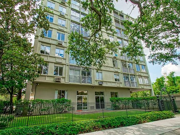 2nd image of 1550 2nd St APT 8H