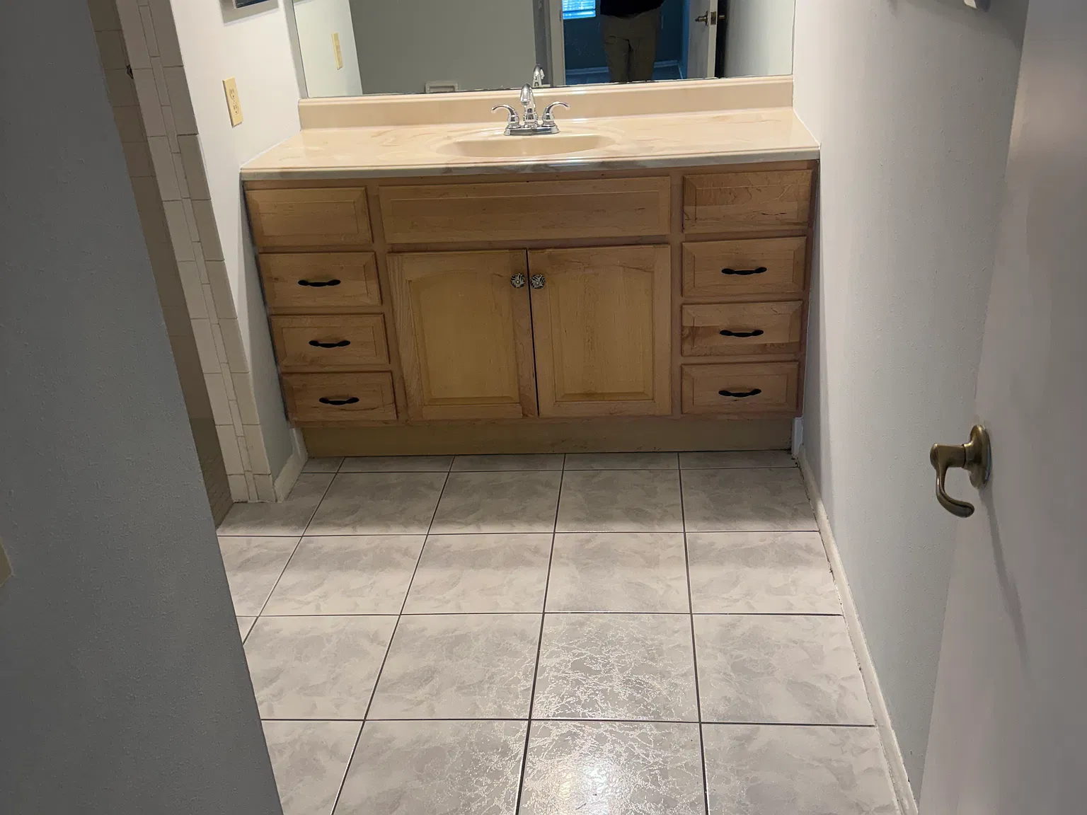 3 bed, 2.5 bath, 1436 sqft, $2,200 — Photo 3
