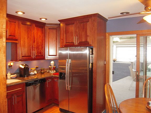 3rd image of 27W124 Evelyn Ave