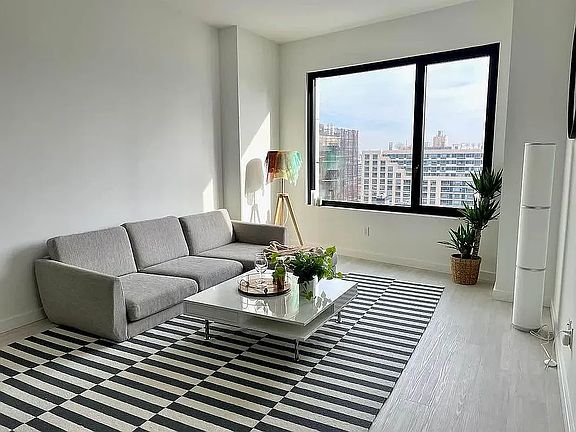 2nd image of 22 Chapel St APT 13J