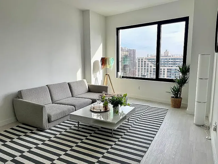 22 Chapel St #13J — Photo 2