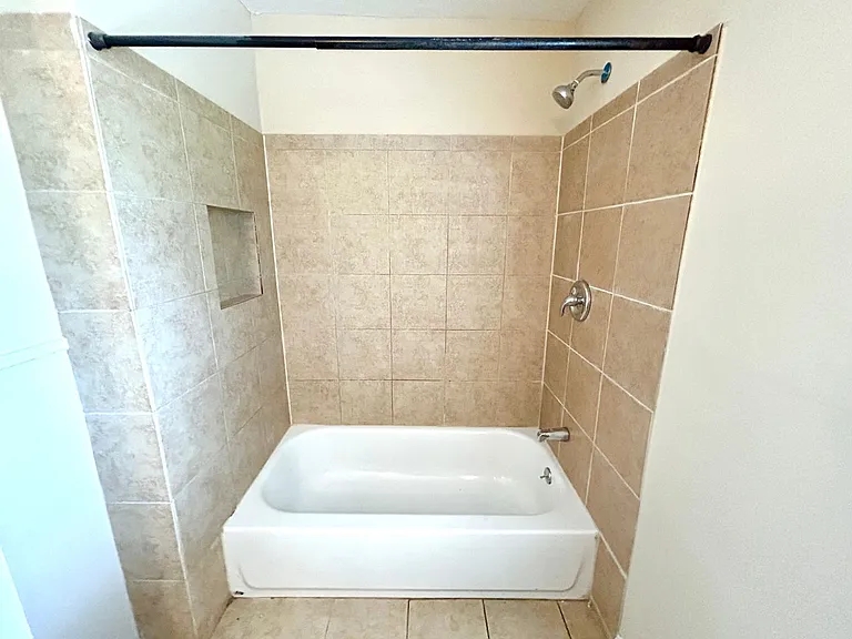 218 La Manda Blvd — Photo 12