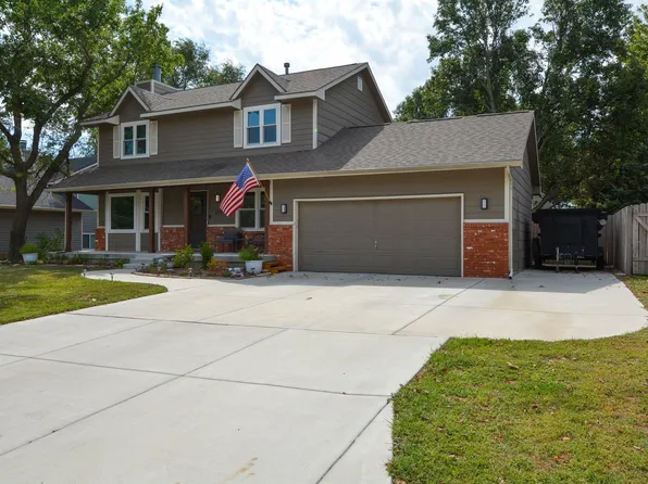 219 E Sandhill Rd, Derby, KS 67037