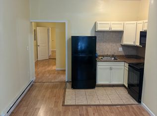 1206 W Airdrie St #1, Philadelphia, PA 19140