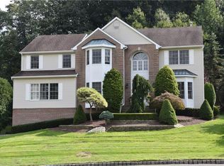 312 Dover Ct, Morganville, NJ 07751