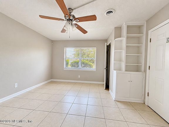 6th image of 7909 CAXTON Circle W