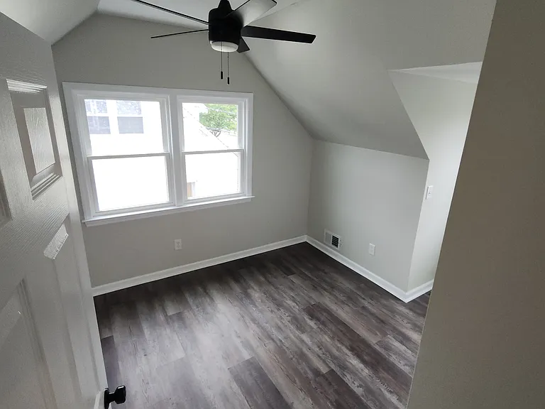 36 Liberty Ave — Photo 28