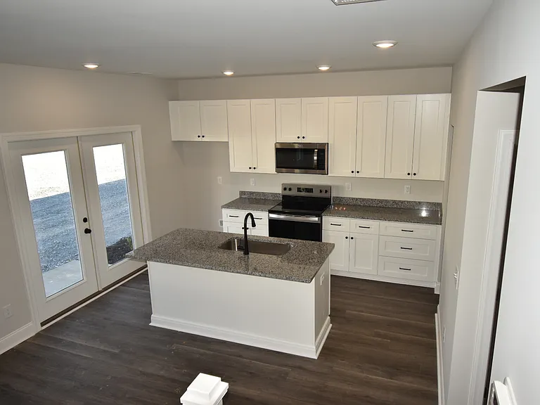 168 W Allen St — Photo 5