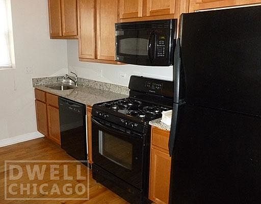 3rd image of 3352 W Wilson Ave APT 1E