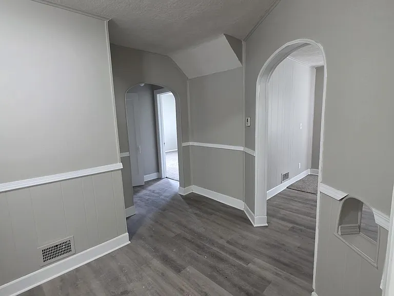 1504 N Summit Ave #1 — Photo 6