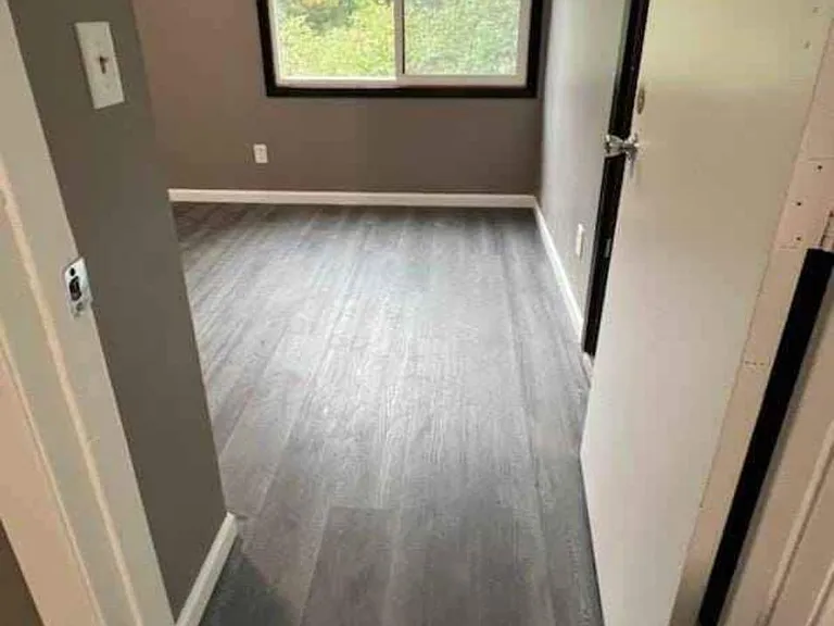 818 Logan Ave N — Photo 3
