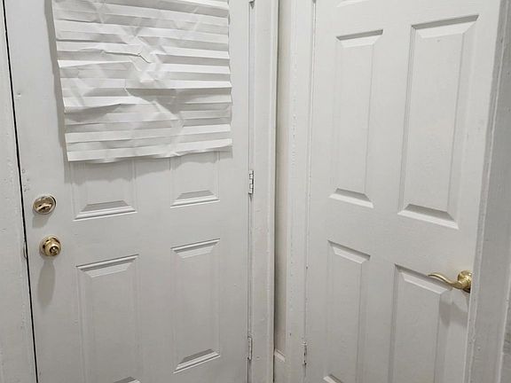 5th image of 2261 Lawrence St