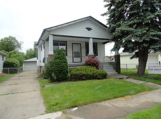 25893 Leach St, Roseville, MI 48066