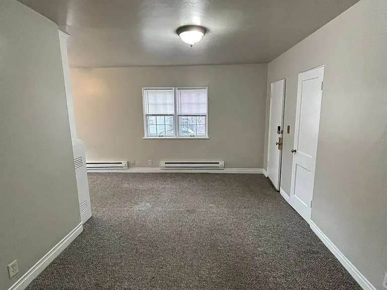 30 Jefferson St — Photo 2