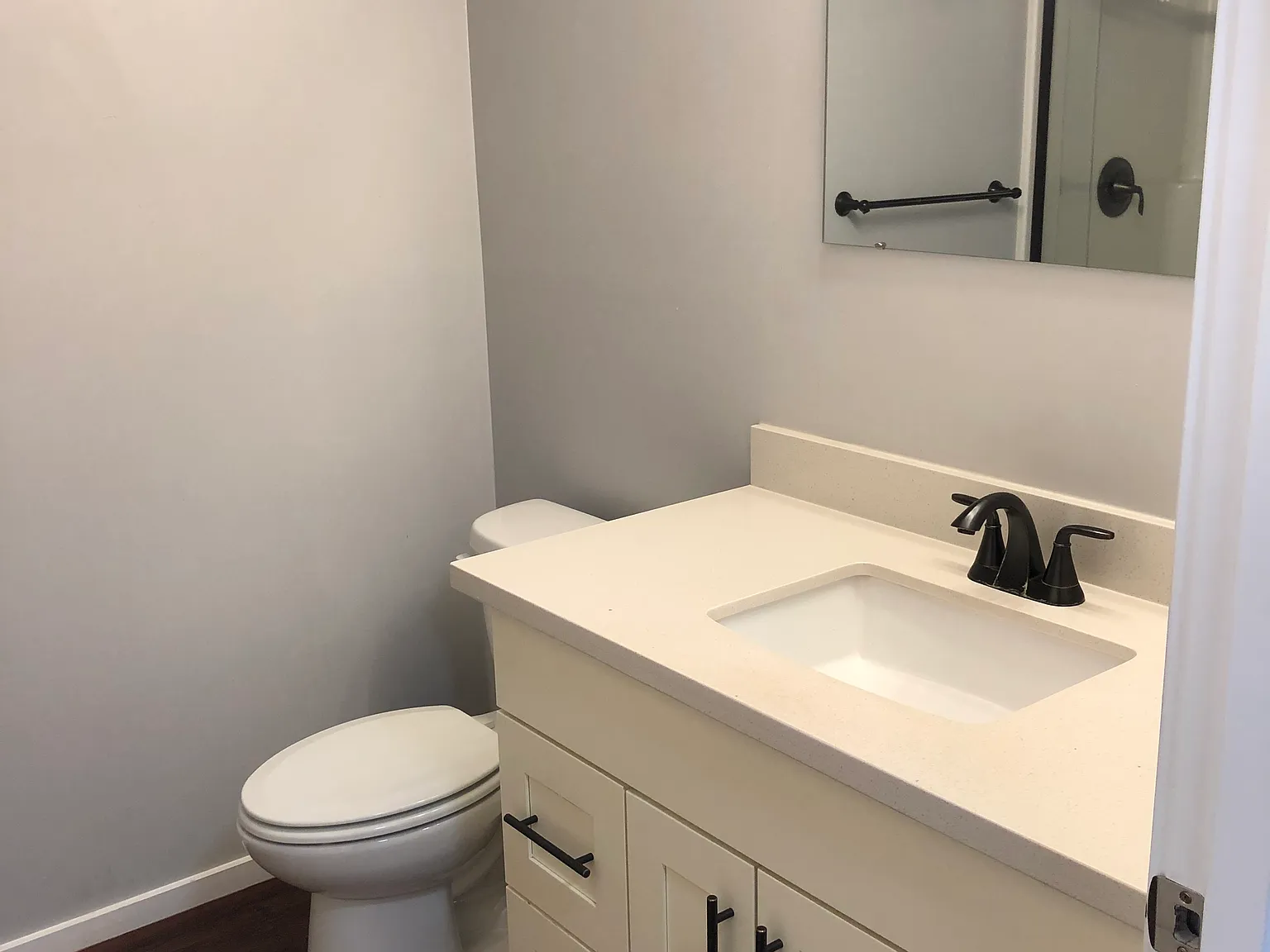 3 bed, 650 sqft, $2,100 — Photo 4