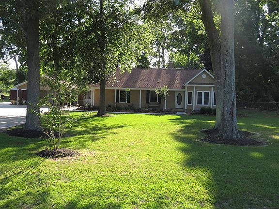 2nd image of 25403 Wildwood Ln