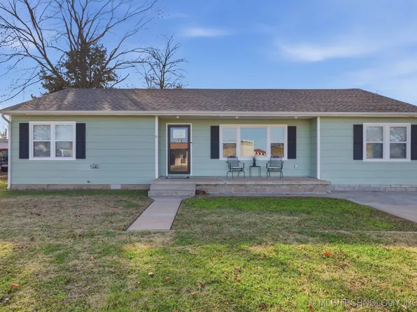 318 E 11th St, Dewey, OK 74029