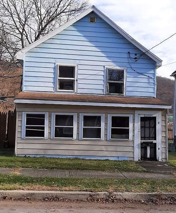 1st image of 1026 Oak St
