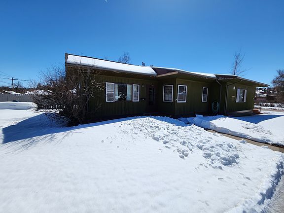 Front with snow! You can see the other side of duplex on the right of photo.