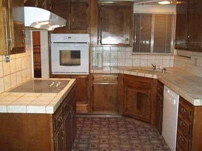 Large Well Kept Kitchen