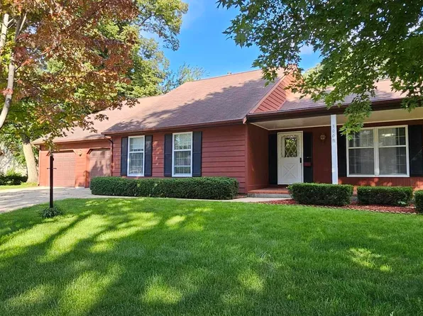 300 N Joslin St, Charles City, IA 50616