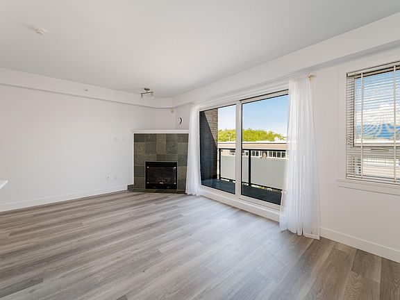 5th image of 3788 W 10th Ave #302