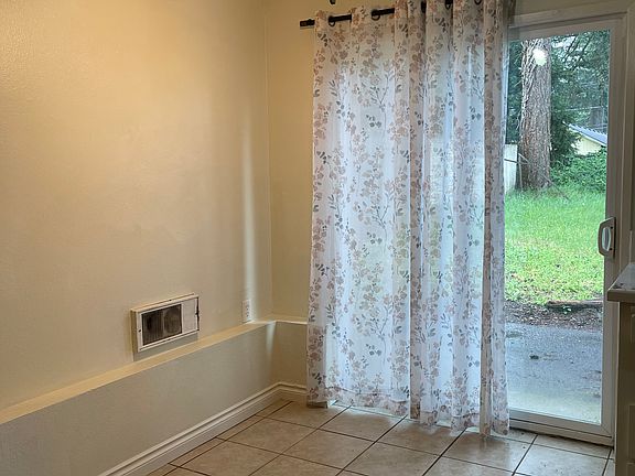 4th image of 3318-3320 SE 148th Ave #3318