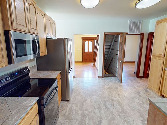 5th image of 621 S 1st Ave