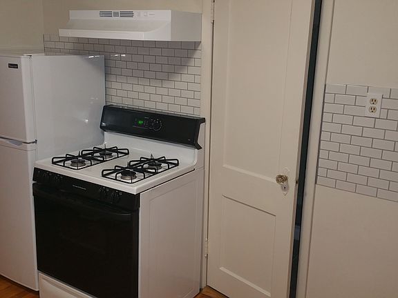 3rd image of 1022 Central Ave Floor 2